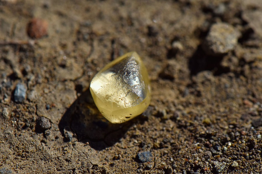 diamante amarelo o que e origem caracteristicas e preco